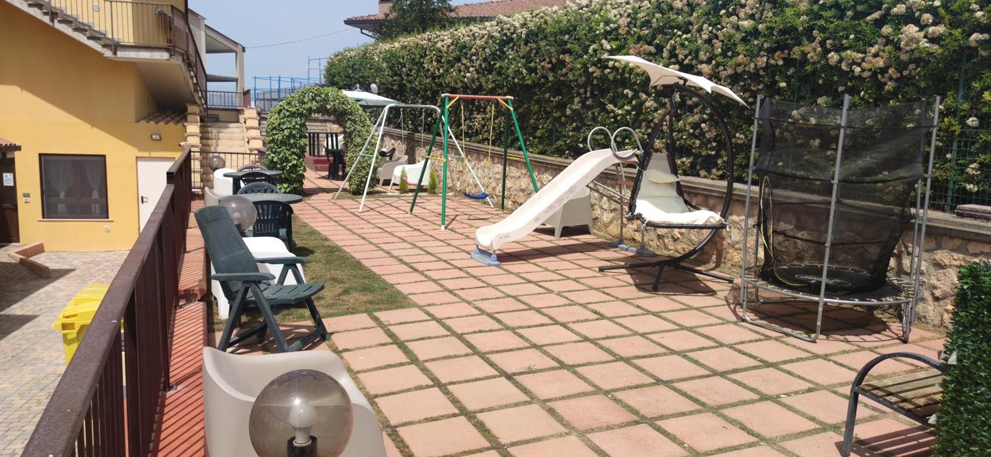 Complesso Turistico Aurora - Appartamenti Poggio Picenze 外观 照片